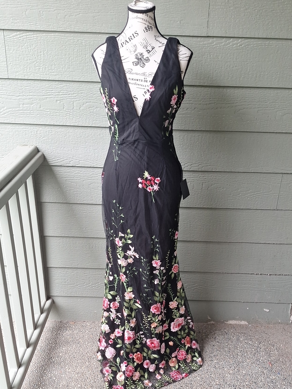NWT Lulu'a Soiree Blossom Black Floral Embroidered Mermaid Maxi Dress Size Small - Picture 4 of 15